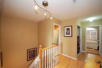 thumb_39_upstairshall.jpg